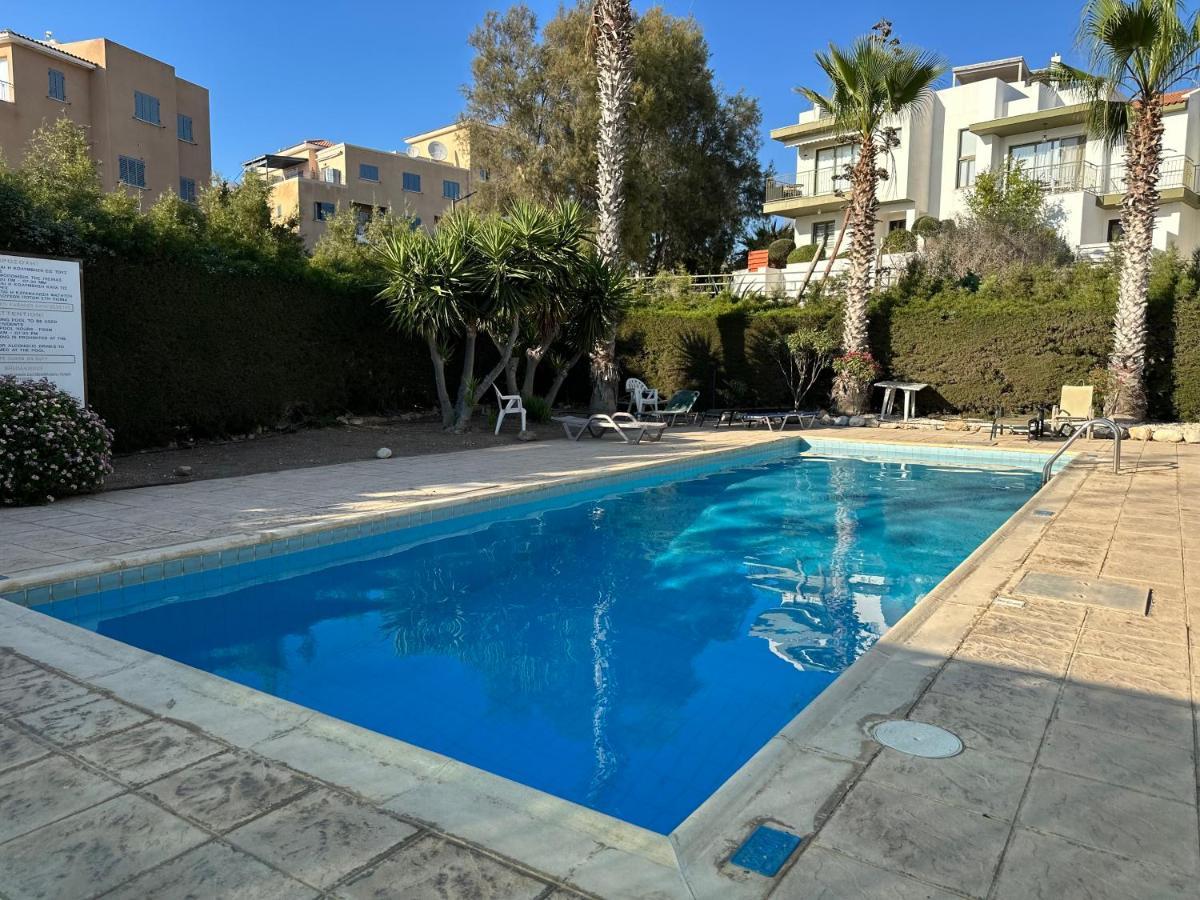 Sea View Apartment Near The Beach Paphos Exterior photo