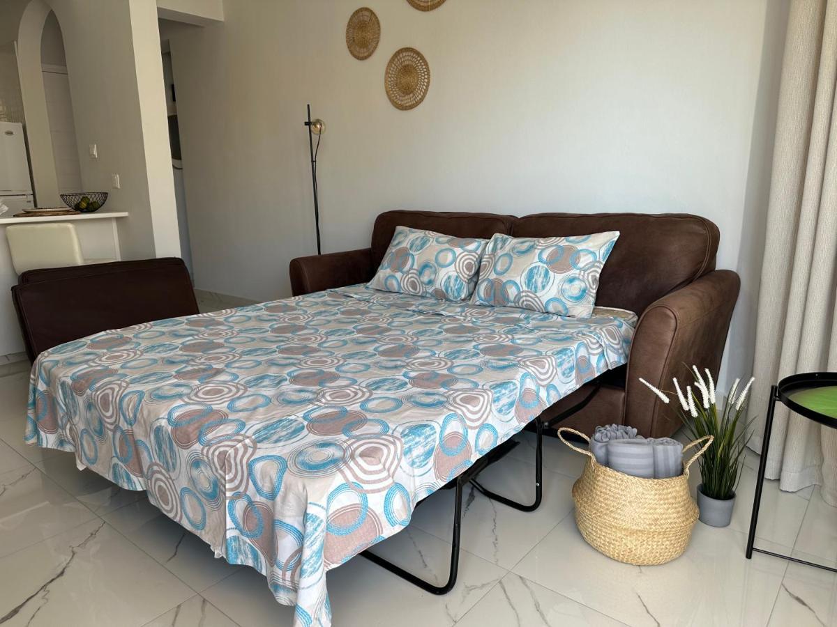 Sea View Apartment Near The Beach Paphos Exterior photo