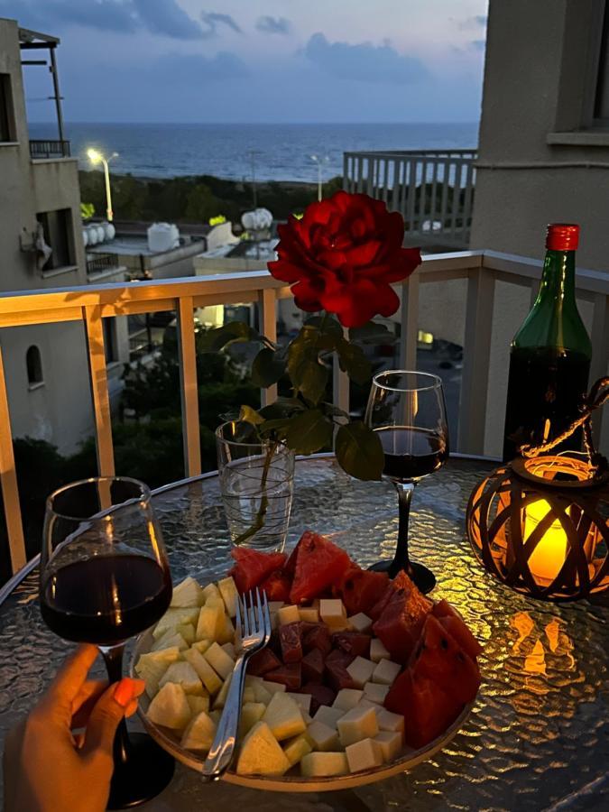 Sea View Apartment Near The Beach Paphos Exterior photo